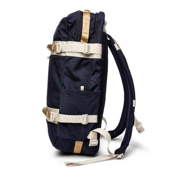 nautical wander pack with zip top  